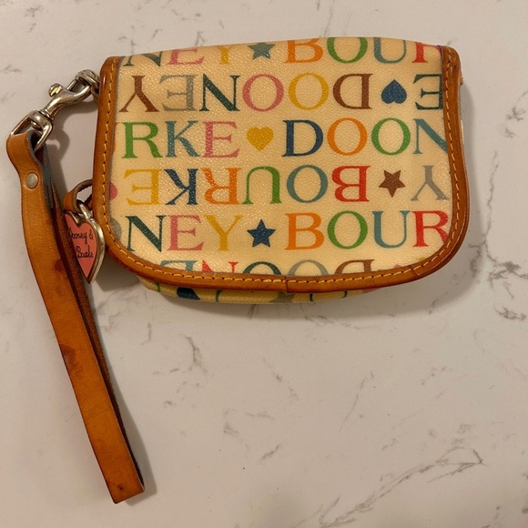 Dooney & Bourke Vintage Wristlet- EUC - Picture 13 of 15